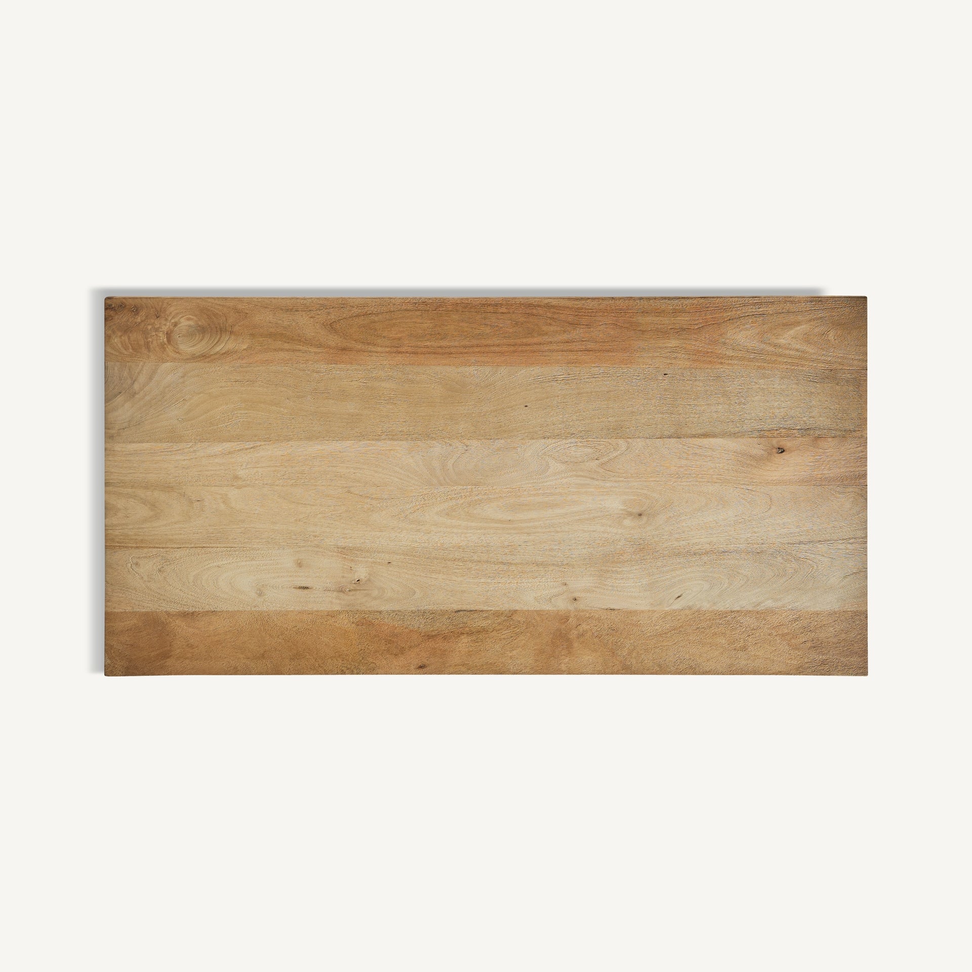 Vista superior del sobre de madera de mango natural con vetas visibles de la mesa comedor Courry.