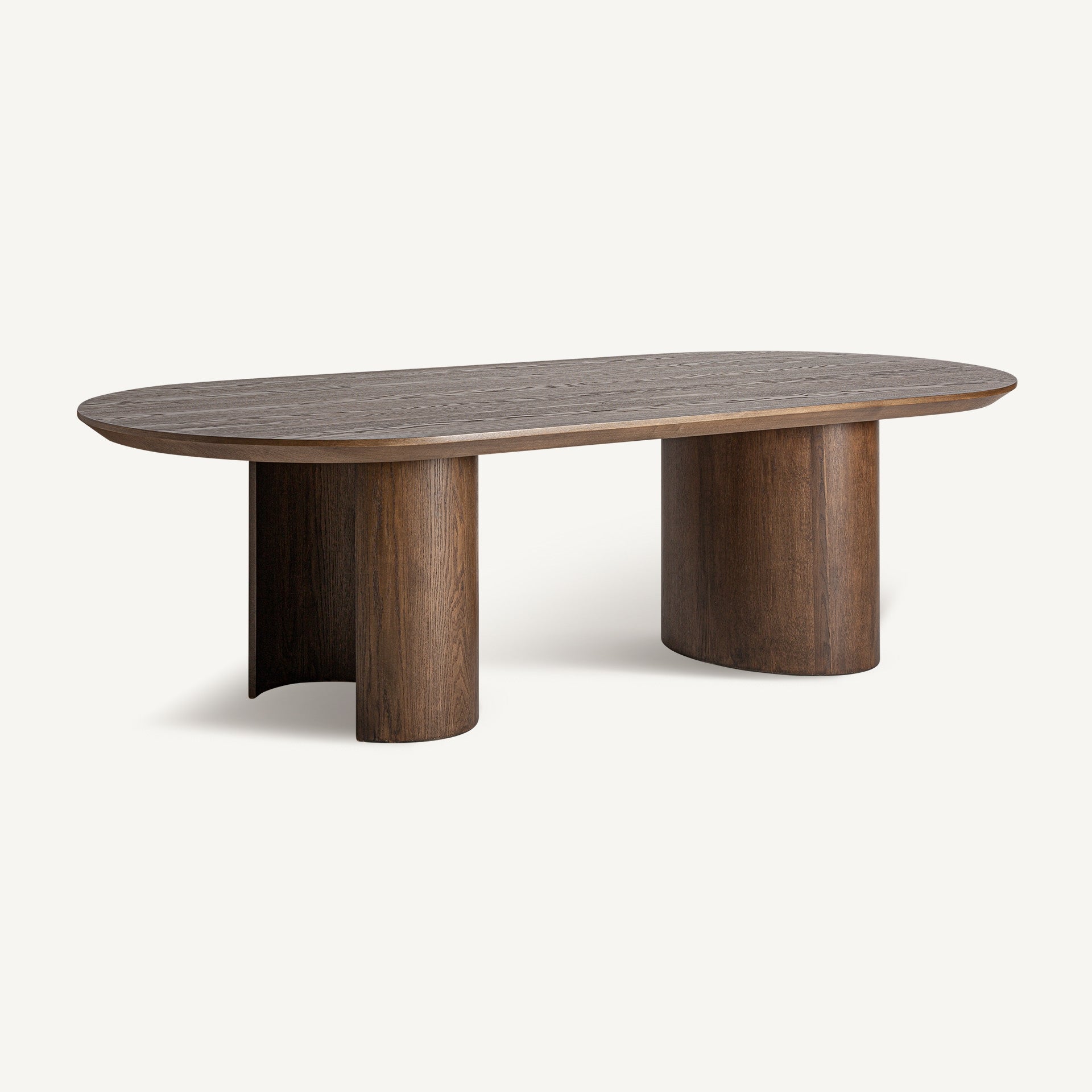 Vista frontal de la mesa TREIGNAC con patas rectas en madera clara y acabado porcelánico suave