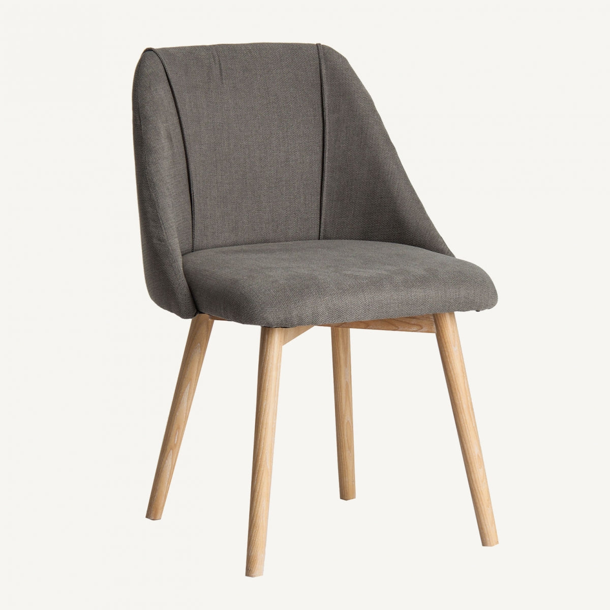 Vista frontal de la silla Ghilarza en gris con patas de madera natural, estilo vintage acogedor