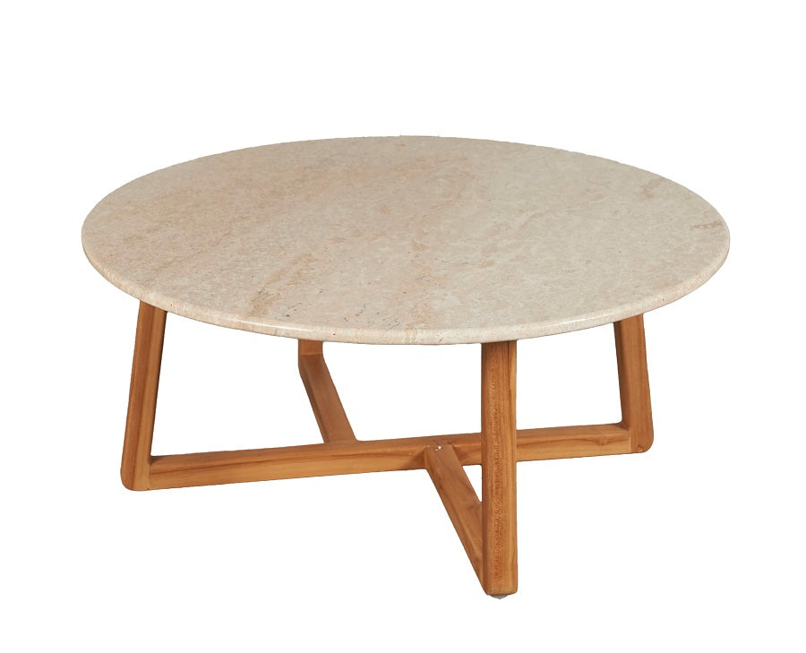 Detalle de mesa de centro y mesa auxiliar redonda de madera natural con patas cónicas, diseño nórdico funcional y cálido ideal para salones modernos y acogedores. Boutique Interiorismo.

