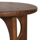 Detalle Mesa de centro en madera de nogal con diseño elegante y orgánico, ideal para salones modernos – Boutique Interiorismo