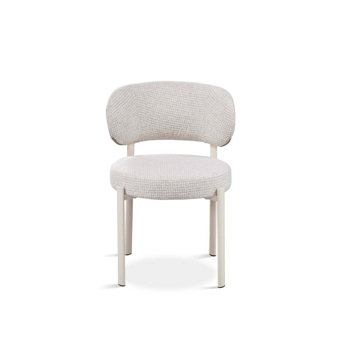Vista frontal de silla boucle blanco roto con estructura clara y diseño moderno – Boutique Interiorismo.