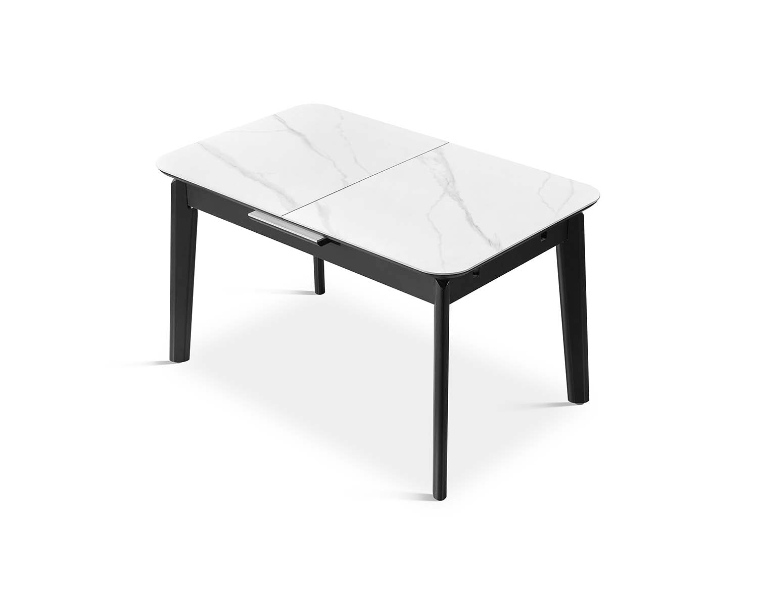 Mesa comedor negra con patas metálicas rectas y líneas limpias — ideal para ambientes modernos y sobrios de Boutique Interiorismo.