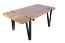 Mesa industrial frontal en madera natural y patas negras en forma de “V” — combinación moderna de materiales por Boutique Interiorismo.

