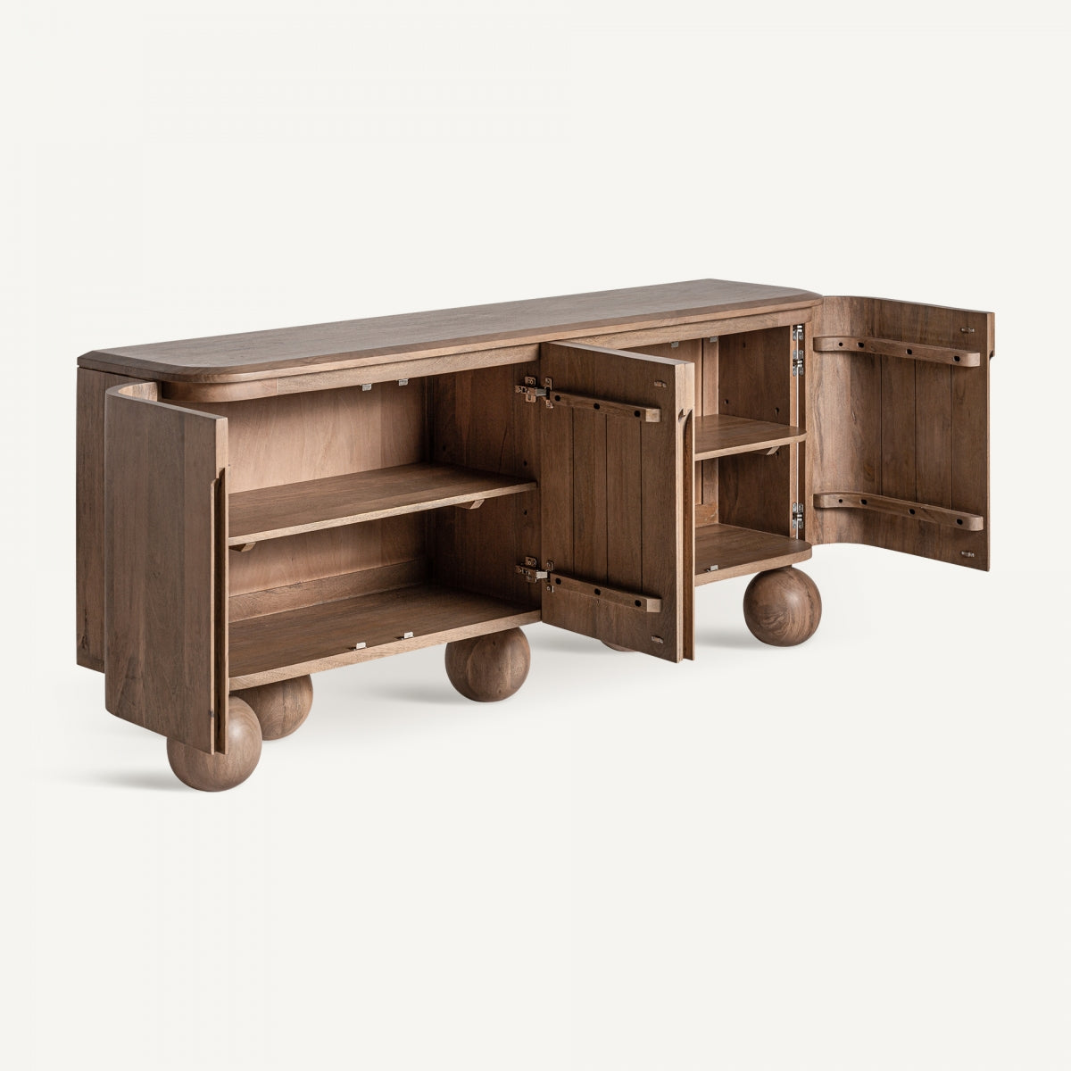 Aparador de madera con puertas abiertas mostrando almacenaje interior