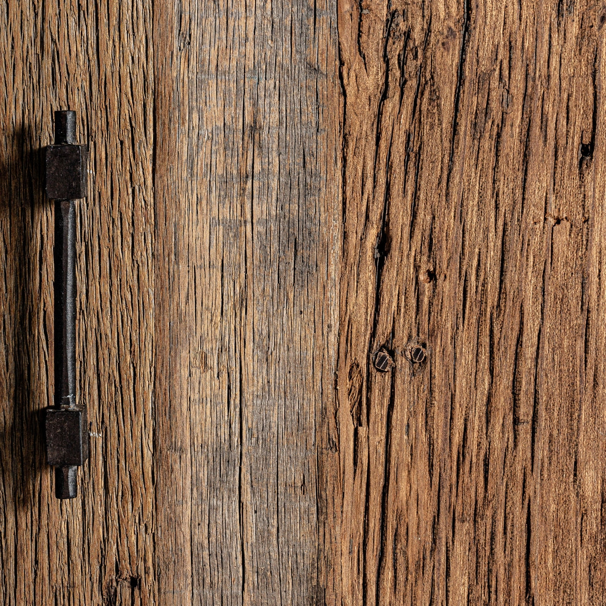 Puerta del aparador en madera reciclada con aspecto vintage