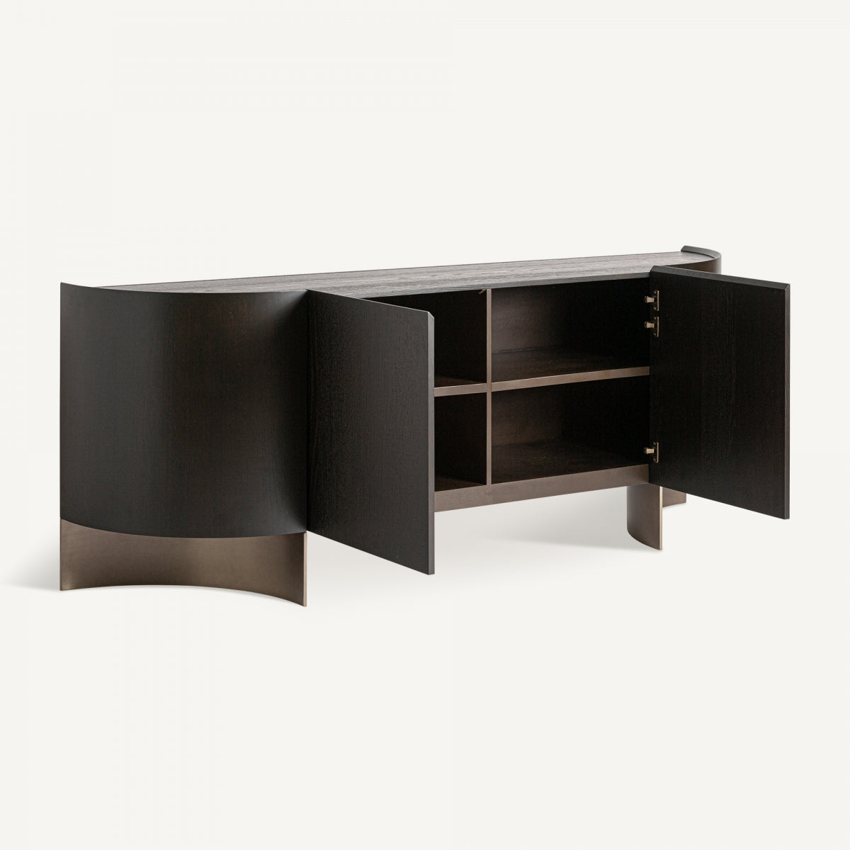 Interior del aparador de diseño moderno con puertas abiertas y estantes funcionales.