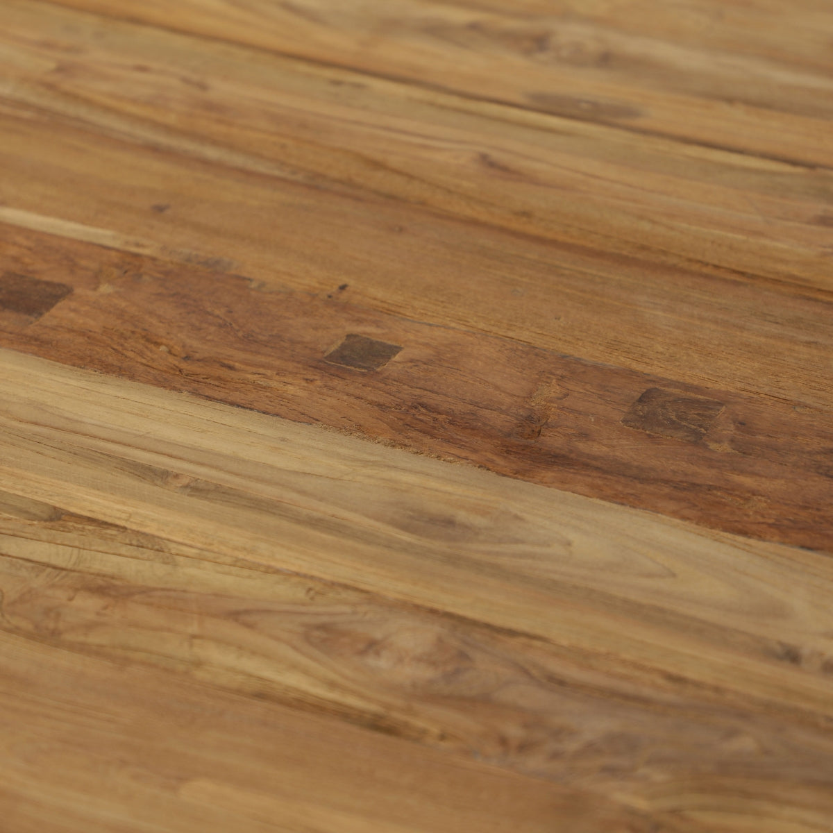 Vista de la superficie con tablones de madera reciclada, tonalidades cálidas