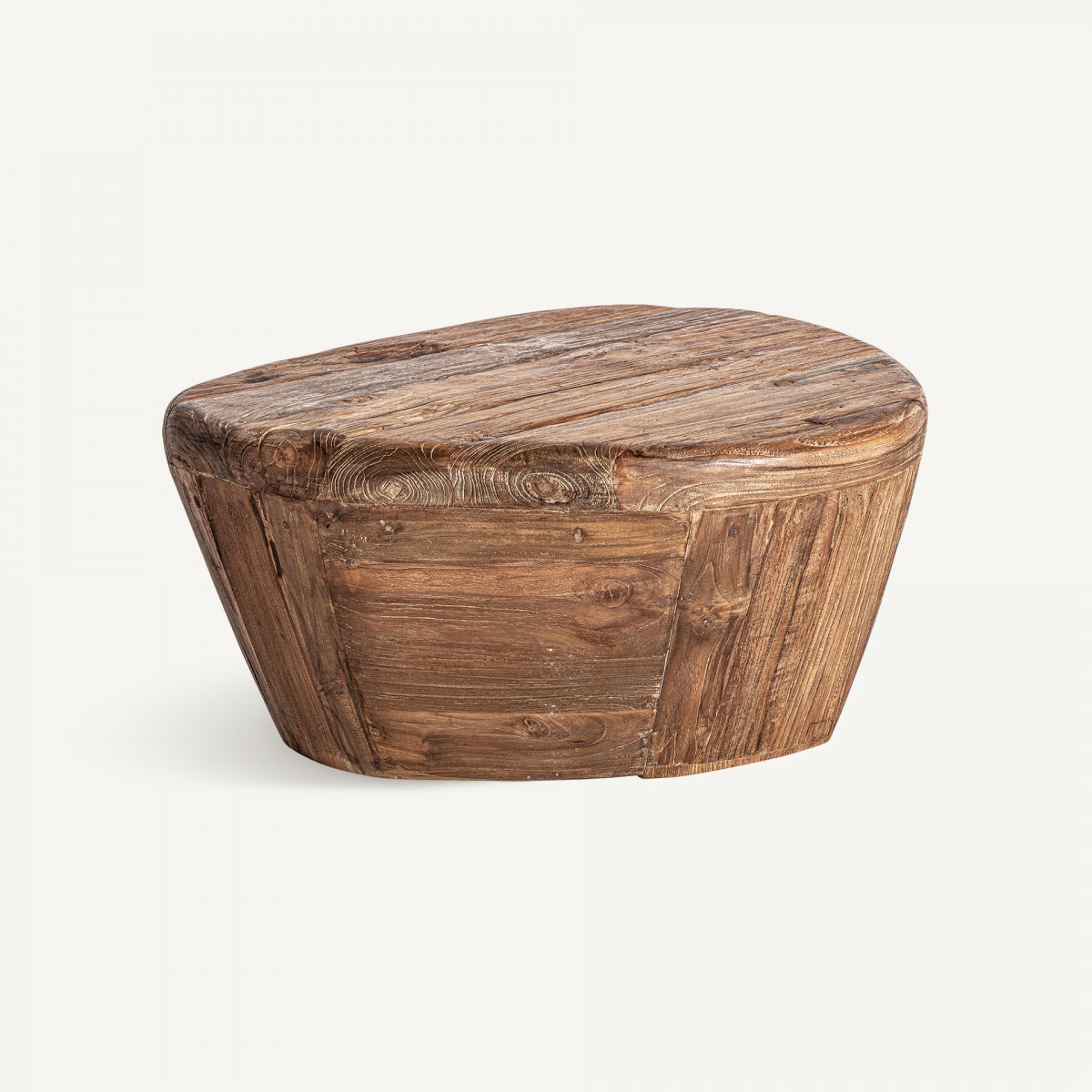 Mesa de centro redonda con textura de vetas naturales vista en perspectiva. Ideal para salones boho o rústicos.