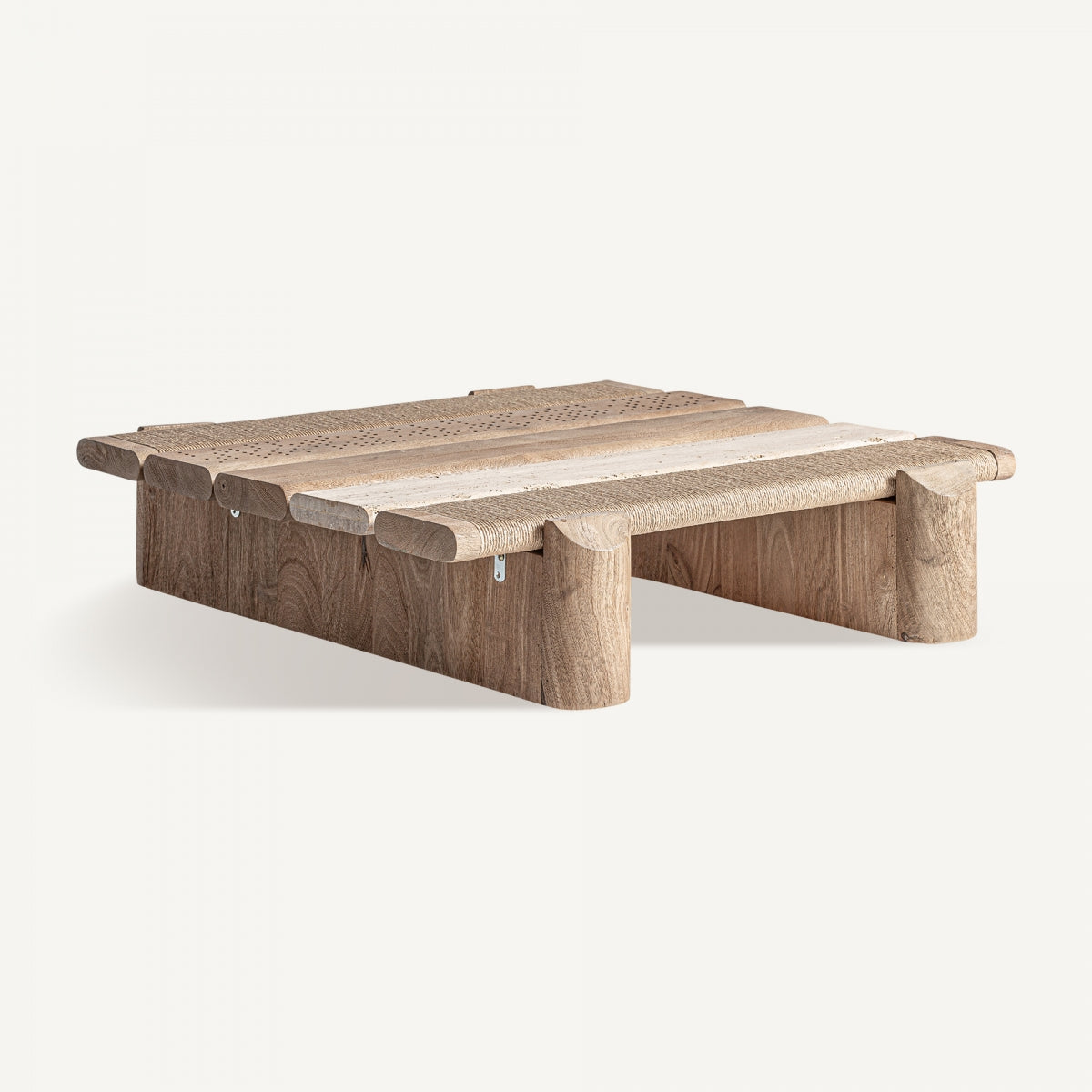Perspectiva diagonal de mesa de centro Jacquard en madera tallada y piedra, detalle de volumenes orgánicos y formas redondeadas