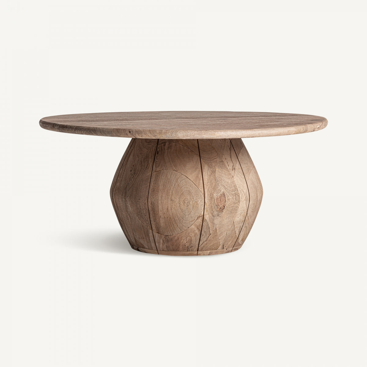 Mesa de centro vista lateral, madera de mango tallada, diseño robusto y elegante