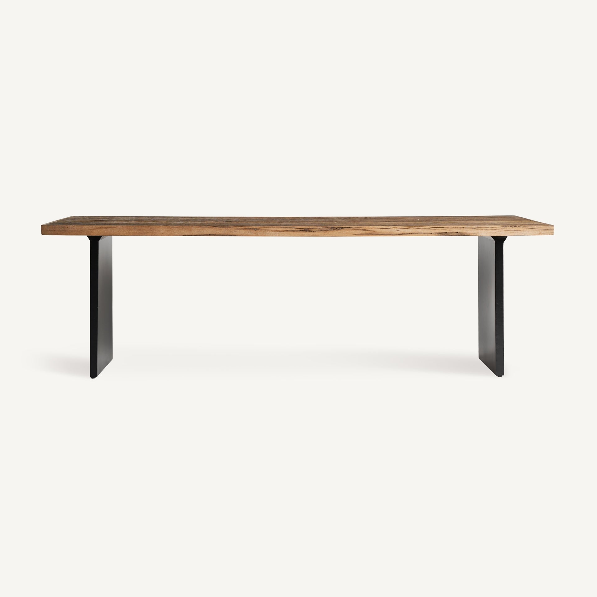Mesa de comedor rectangular de madera reciclada con patas de hierro negro, estilo rústico-colonial