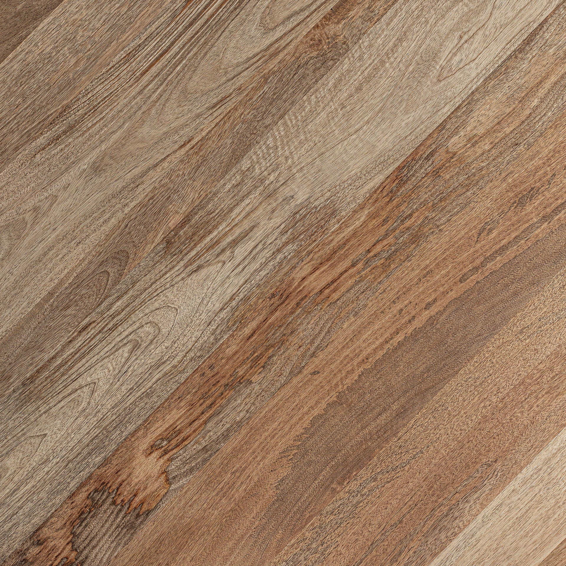 Superficie del tablero con diseño repetitivo en relieve, elegante y escultural