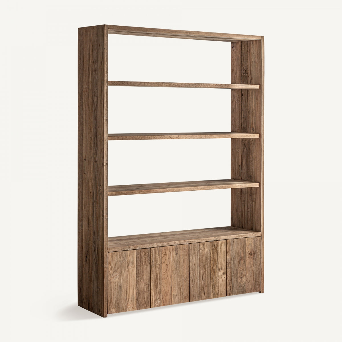 Vista lateral de estantería rústica de madera de teka con vetas marcadas, ideal para espacios cálidos.