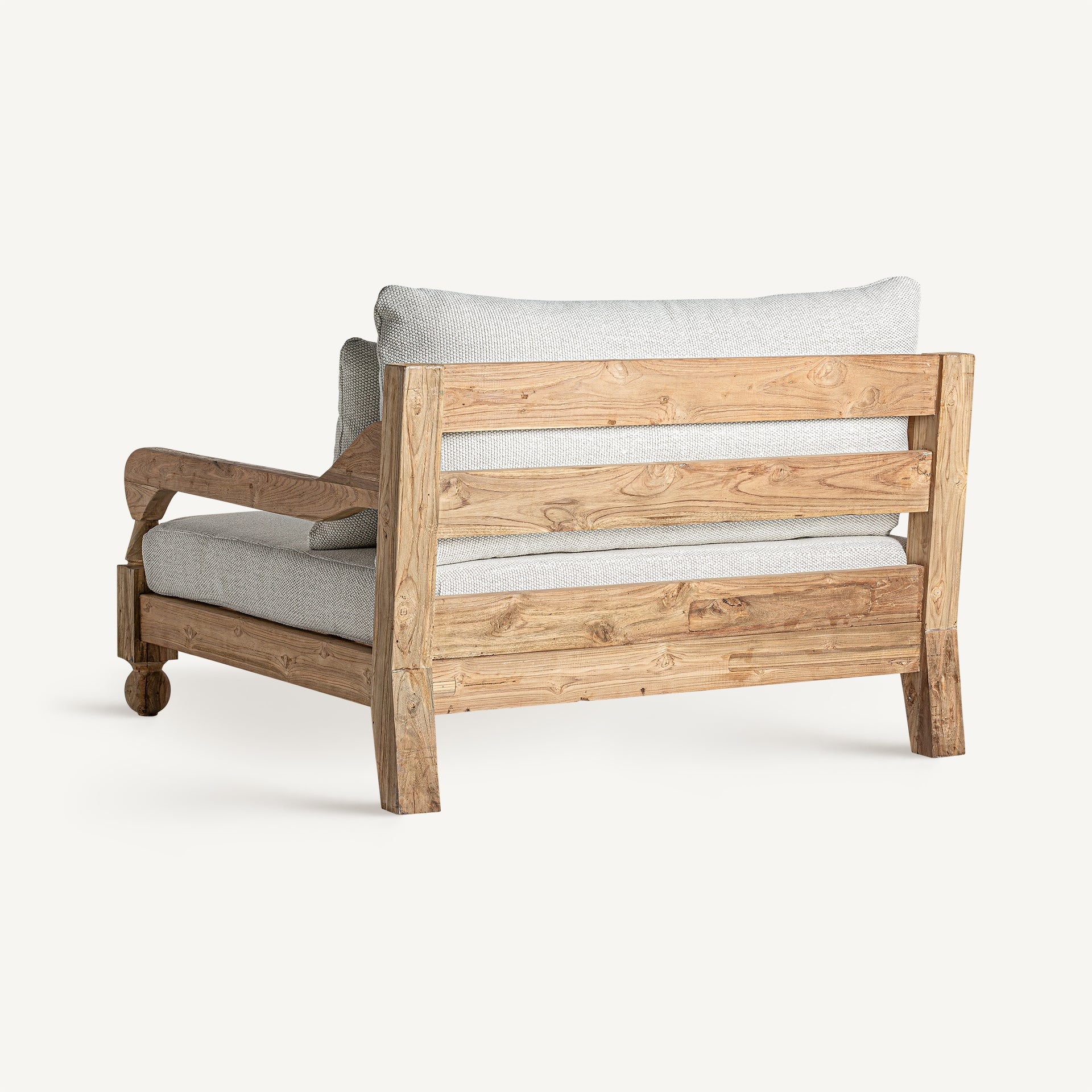 Parte trasera del sofá Jodphur con lamas de madera reciclada y diseño robusto - boutique interiorismo VICAL