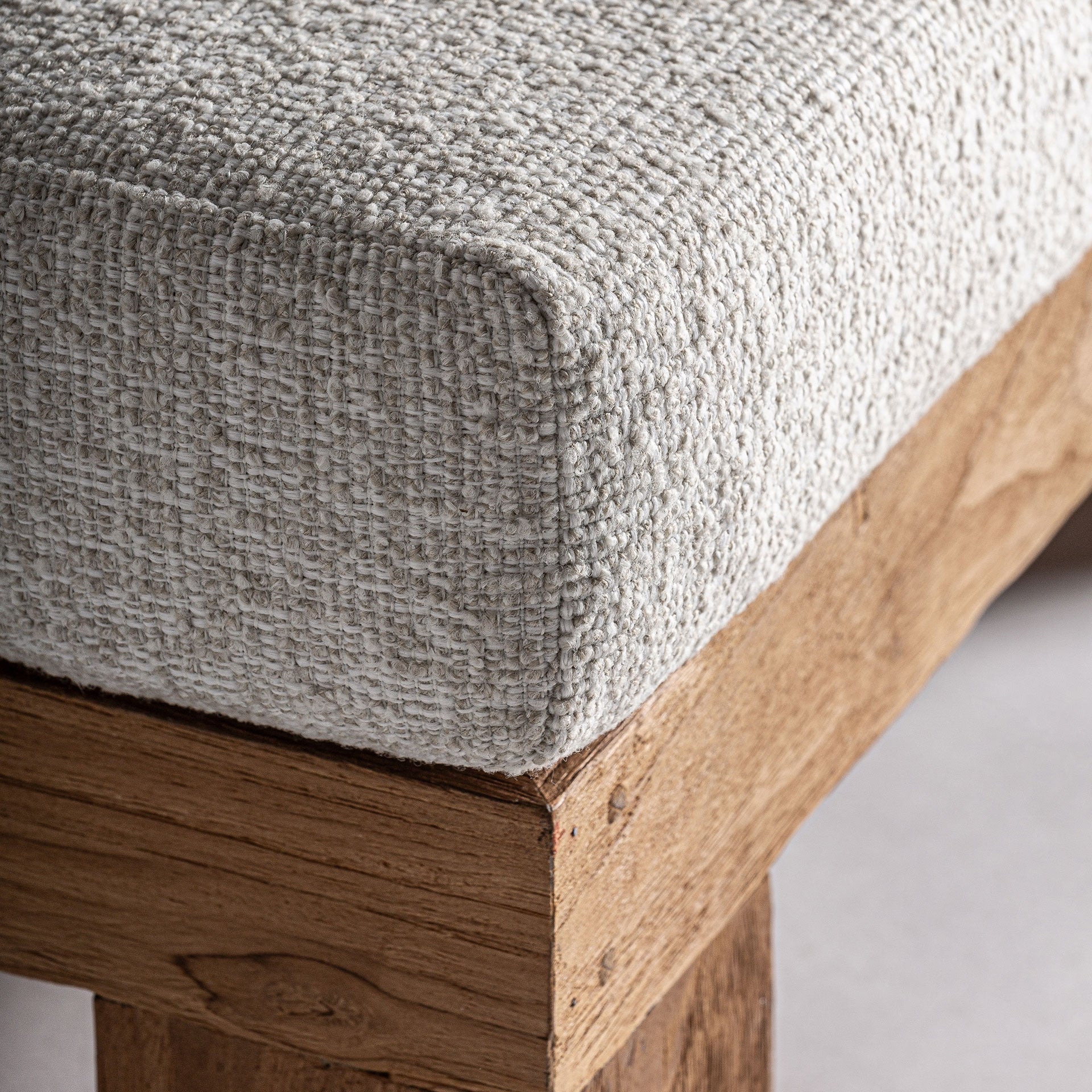 Tumbona para exterior Testa en entorno natural, perfecta para espacios con alma
