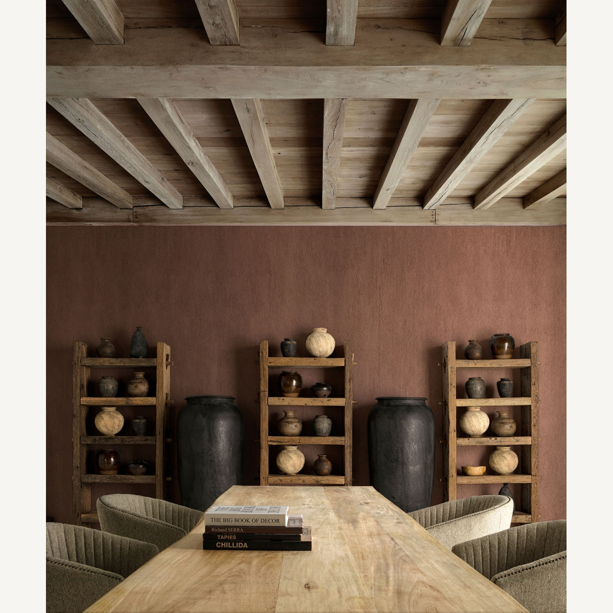 Estantería Walding de madera de roble macizo en acabado rústico, estanteria walding ambiente comedor rustico nordico boutique_interiorismo vical