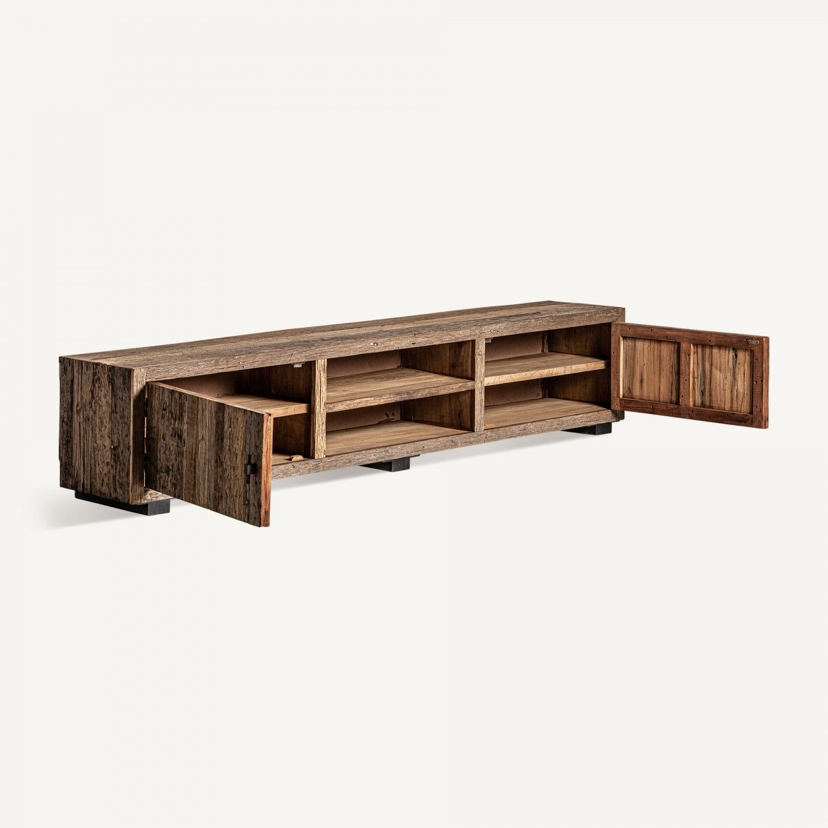 Interior del mueble TV con estanterías abiertas, perfecto para almacenaje funcional y estético.