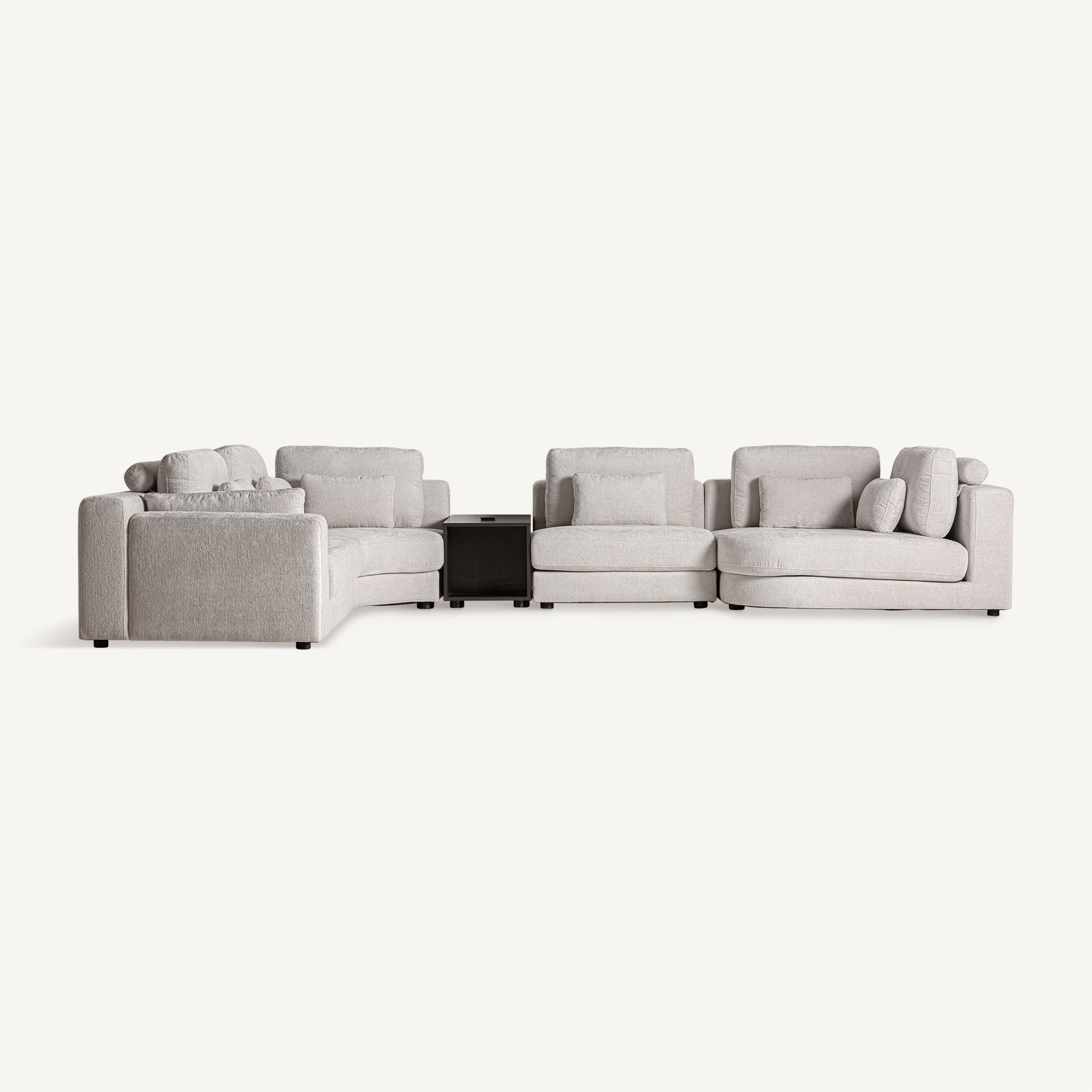 Sofá modular Deruta en blanco roto con fondo neutro, diseño contemporáneo - boutique_interiorismo-vical