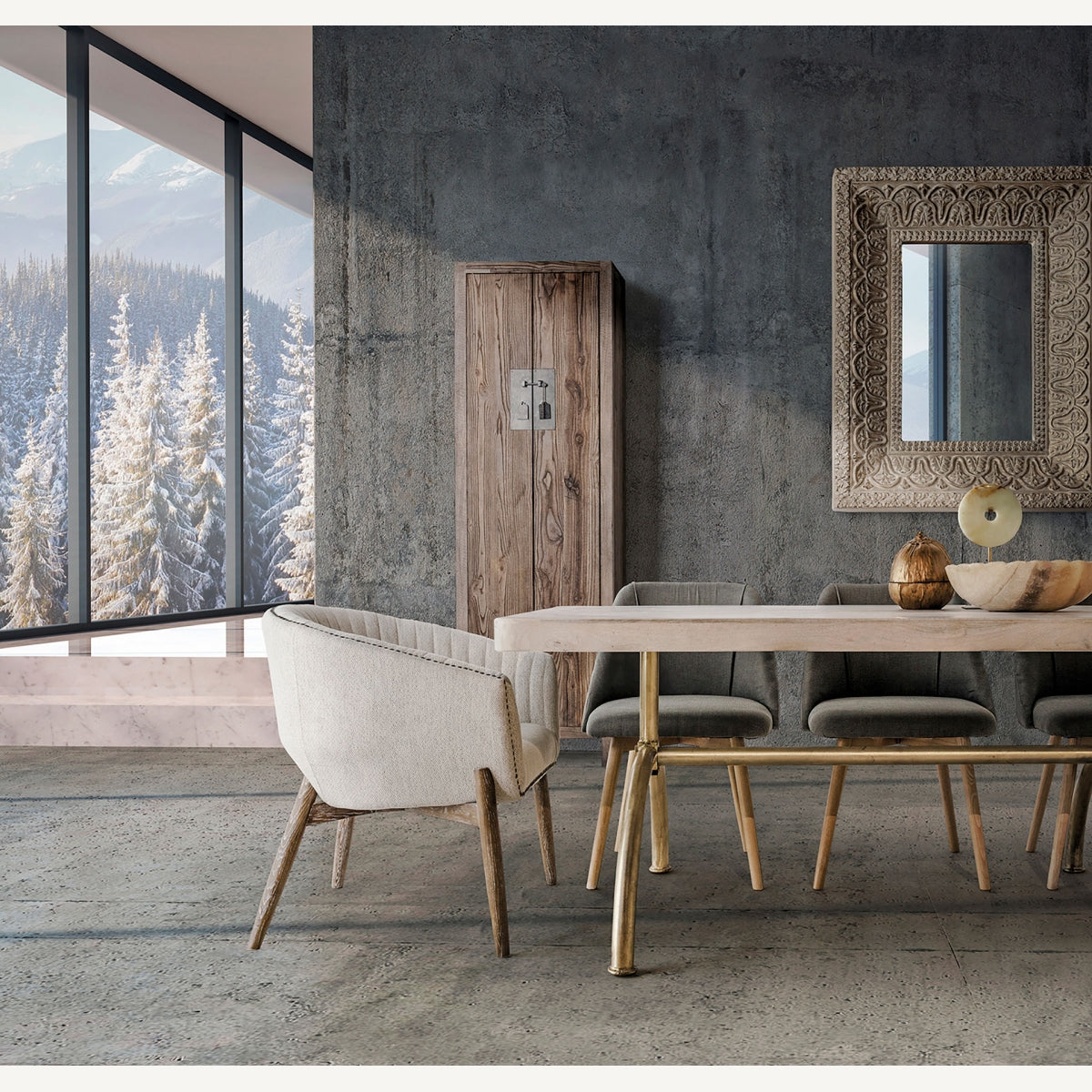 Comedor decorado con sillas Ghilarza tapizadas en gris, mesa de madera clara y ambiente industrial cálido