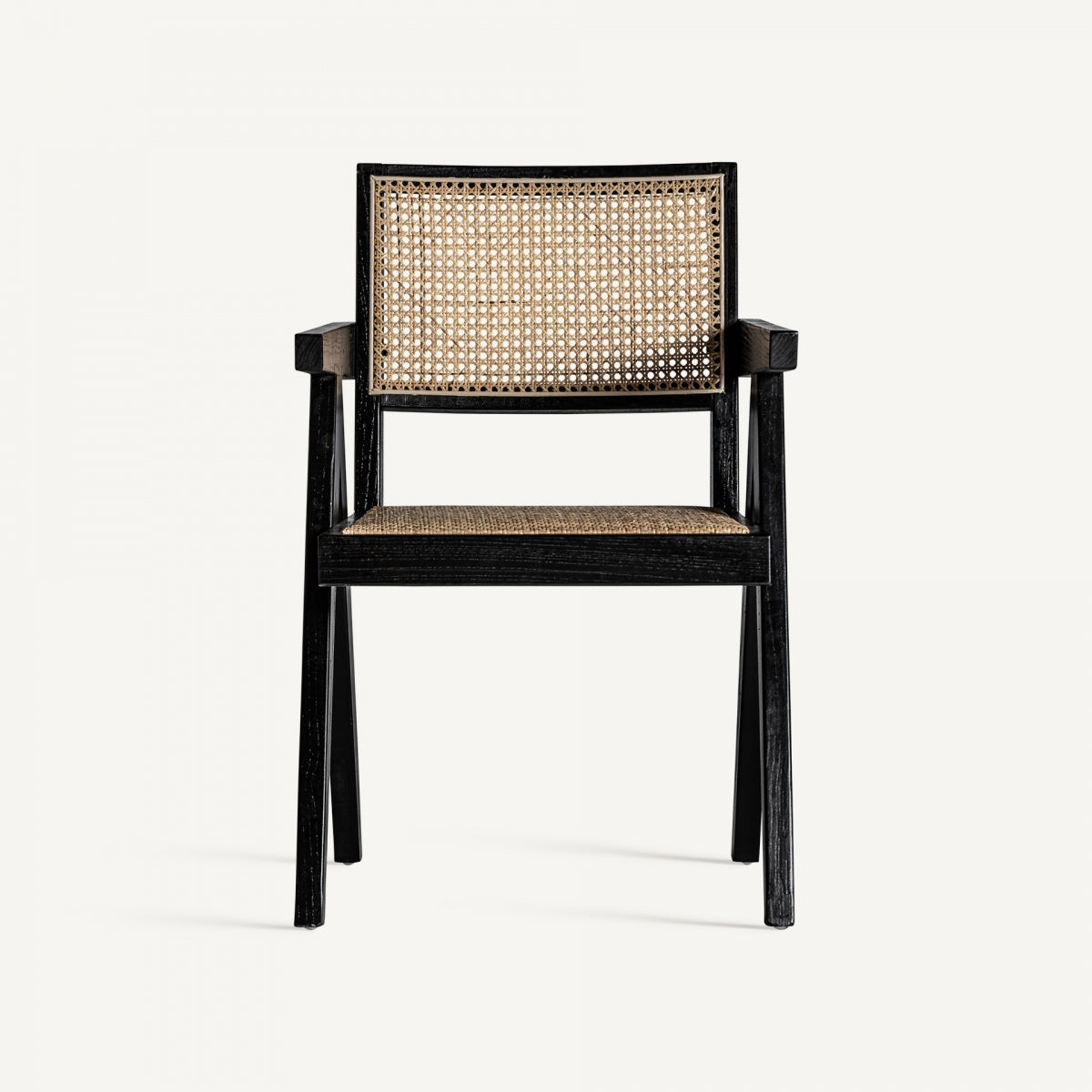 Silla brazos frontal madera negra y cañizo natural estilo colonial boutique_interiorismo vical