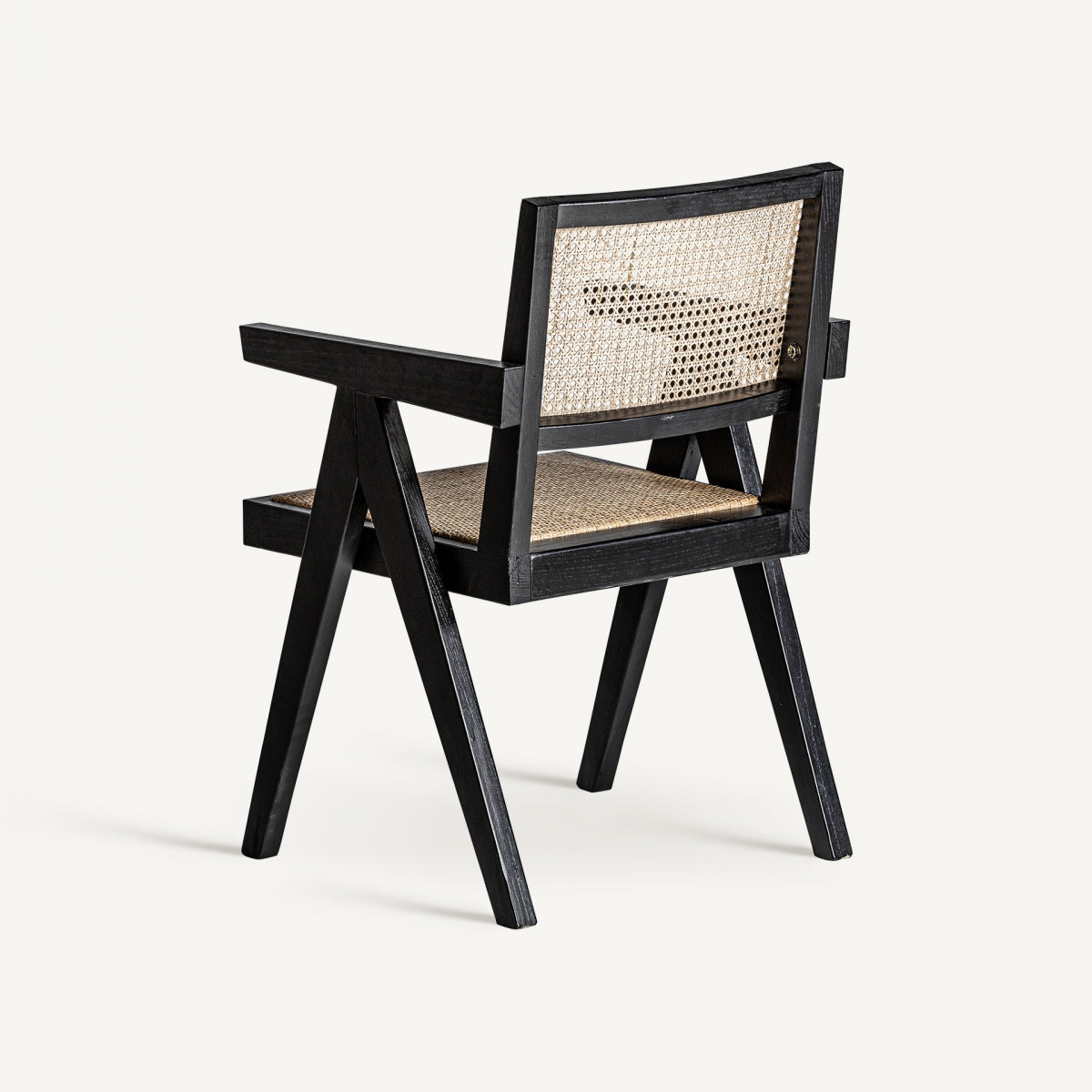 Silla brazos vista trasera madera negra y respaldo en rattan boutique_interiorismo vical