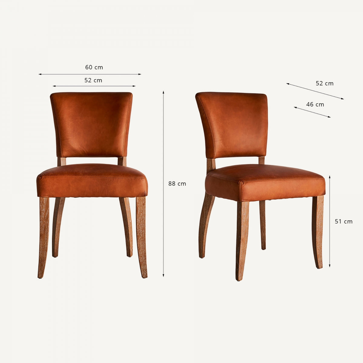 Composición con silla Tolla en piel marrón junto a mesa de comedor clásica.