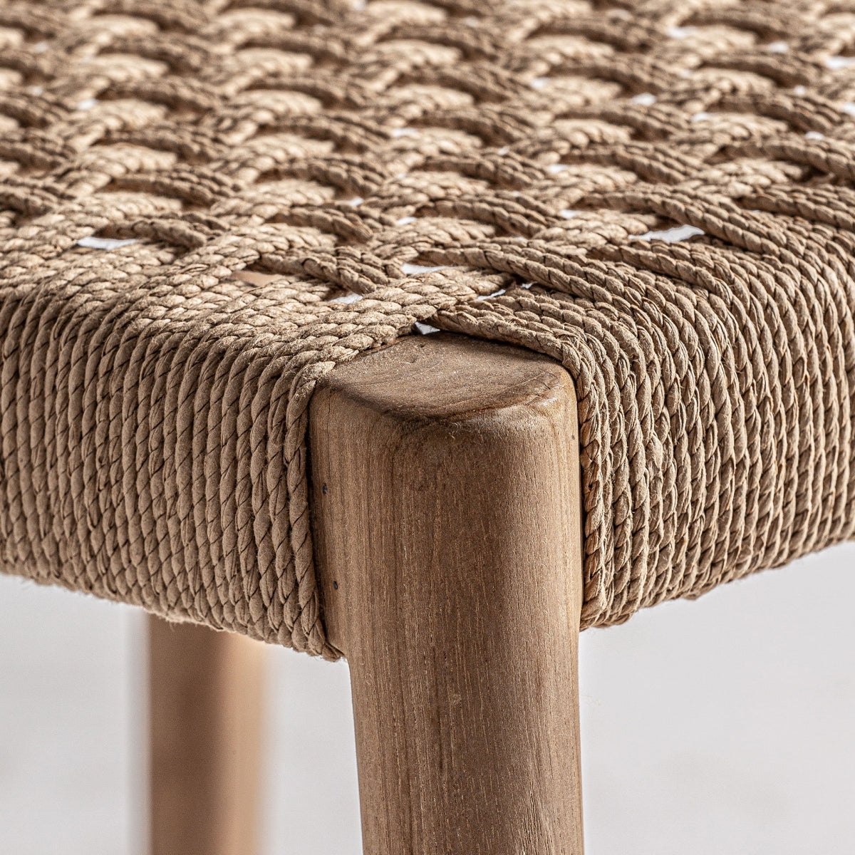 detalle esquina asiento cuerda trenzada madera natural calidez boutique_interiorismo vical
