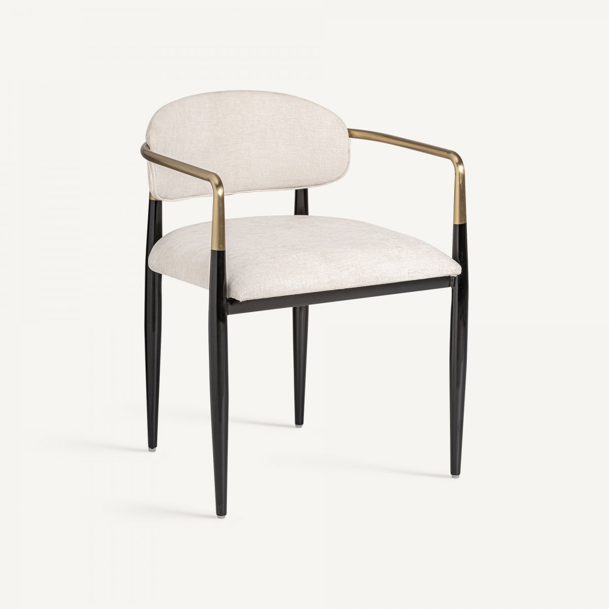 Silla art déco en acero dorado con tapizado en lino negro, vista frontal elegante