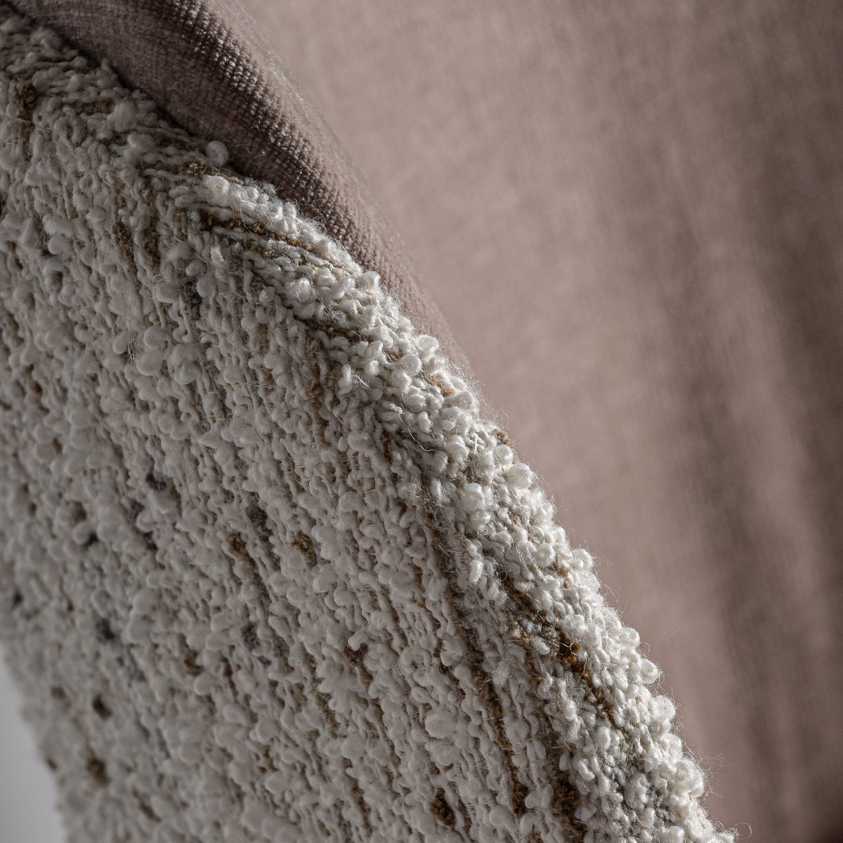 detalle respaldo algodon marron bouclé artesania boutique_interiorismo vical