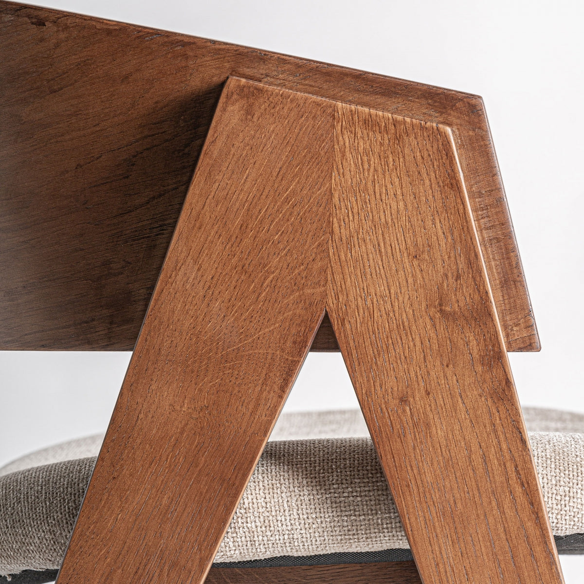 detalle union patas madera roble artesania colonial boutique_interiorismo vical