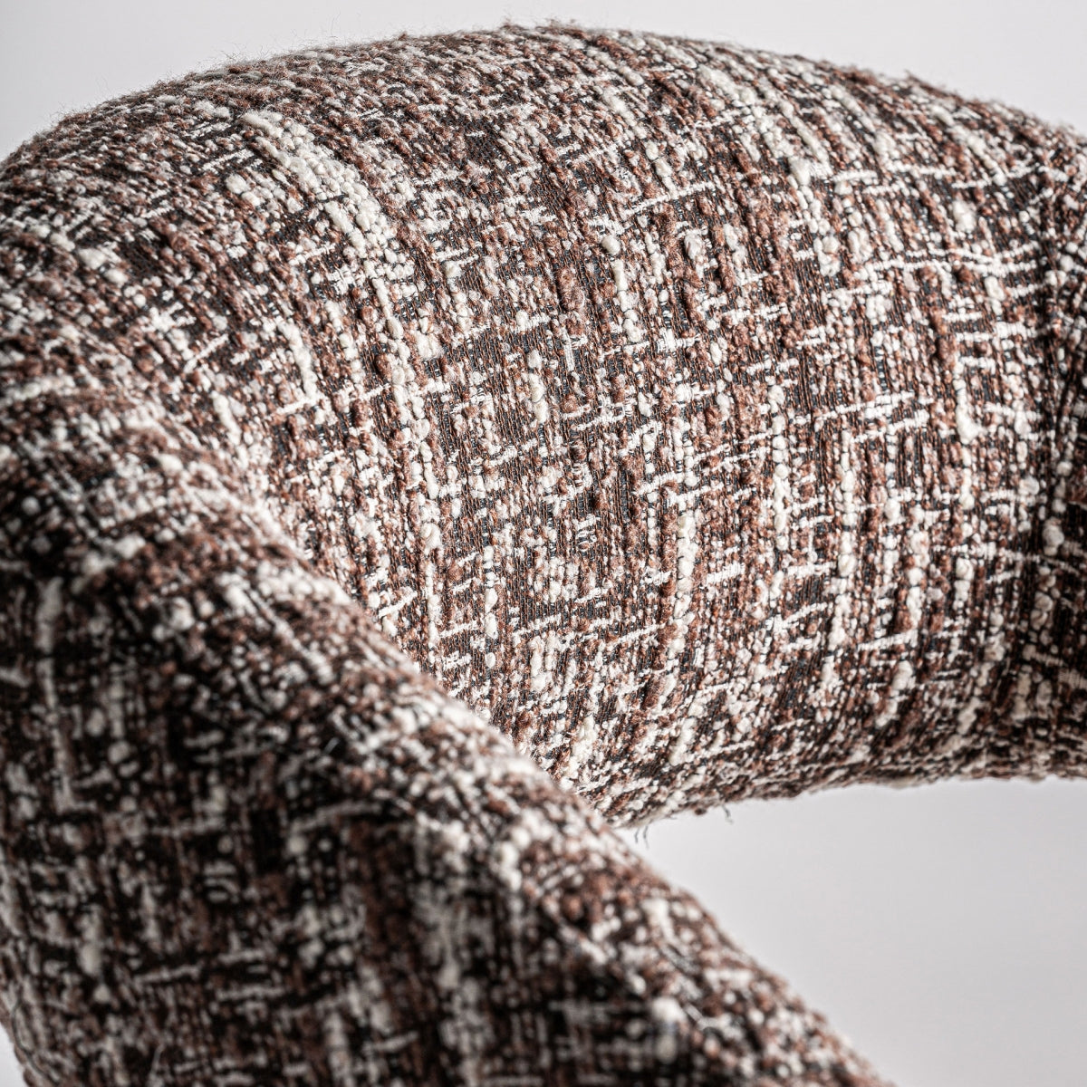 detalle-textura-respaldo-tela-jaspeada-marron-blanco-boutique_interiorismo-vical.jpg