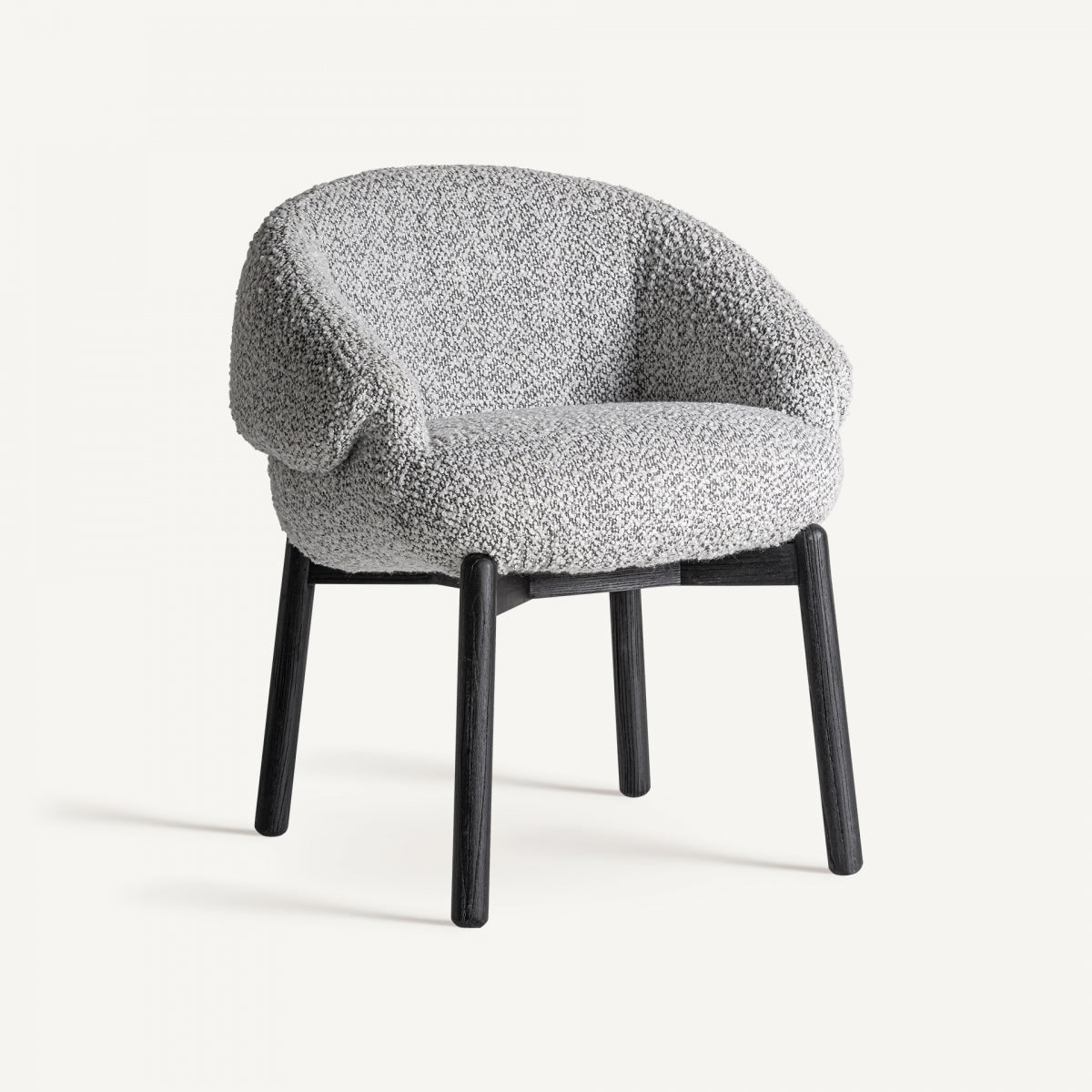 Silla tapizada en bouclé vista 1, patas de madera negra, diseño moderno - boutique interiorismo Vical