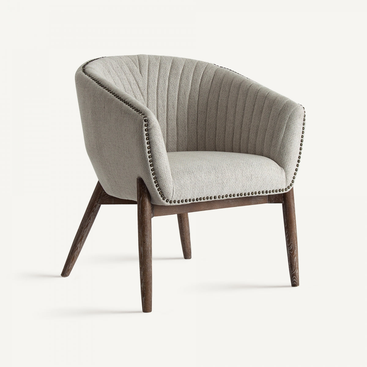 Sillón Neive tapizado gris con patas de madera en estilo mid-century, vista general