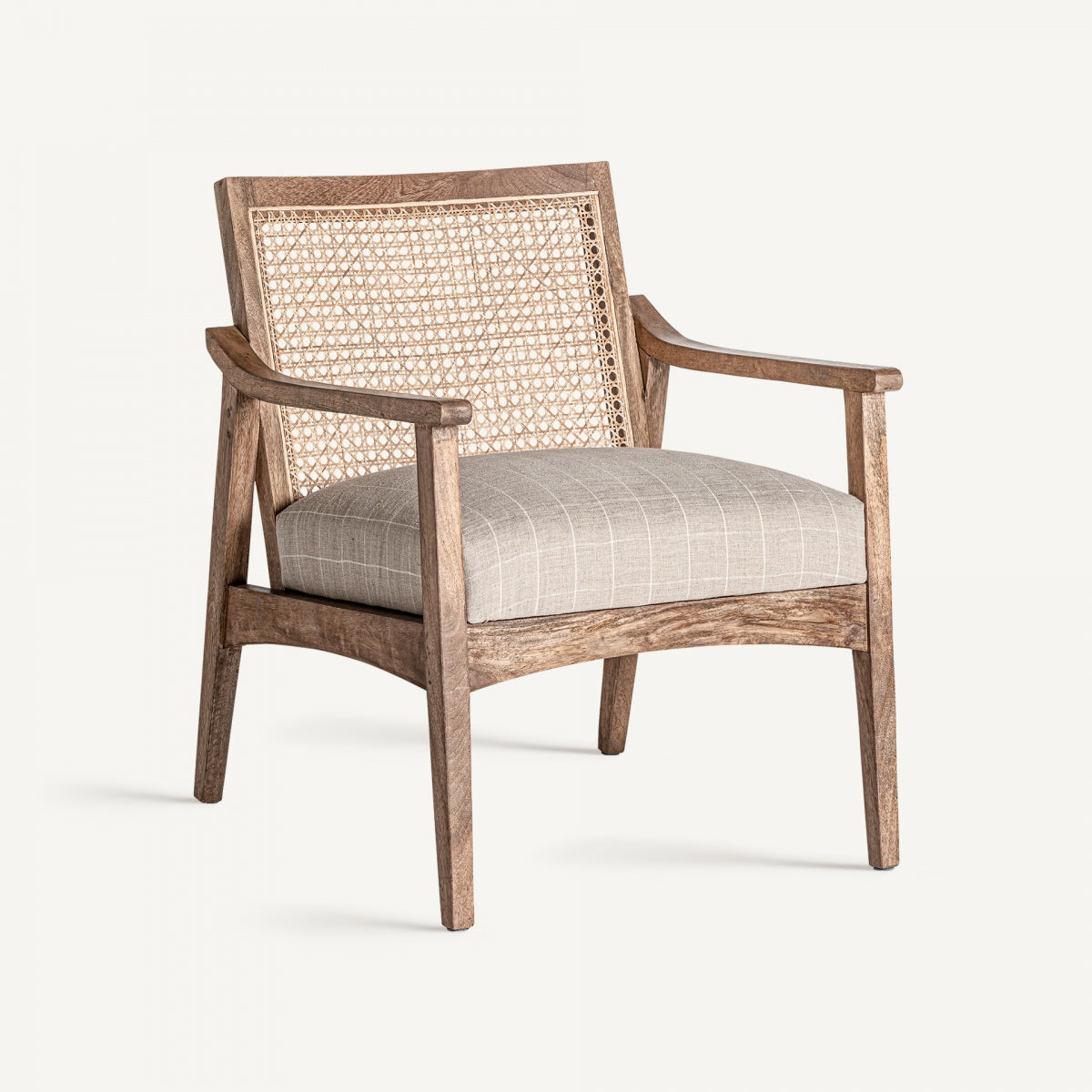 Silla vista frontal de madera y tapizado beige, estilo natural y diseño ligero, perfecta para salones serenos