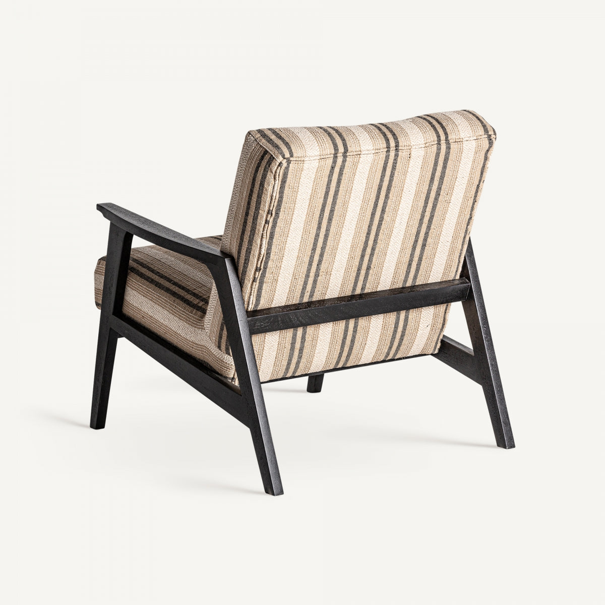 Vista trasera del sillón tapizado a rayas, diseño confortable y robusto