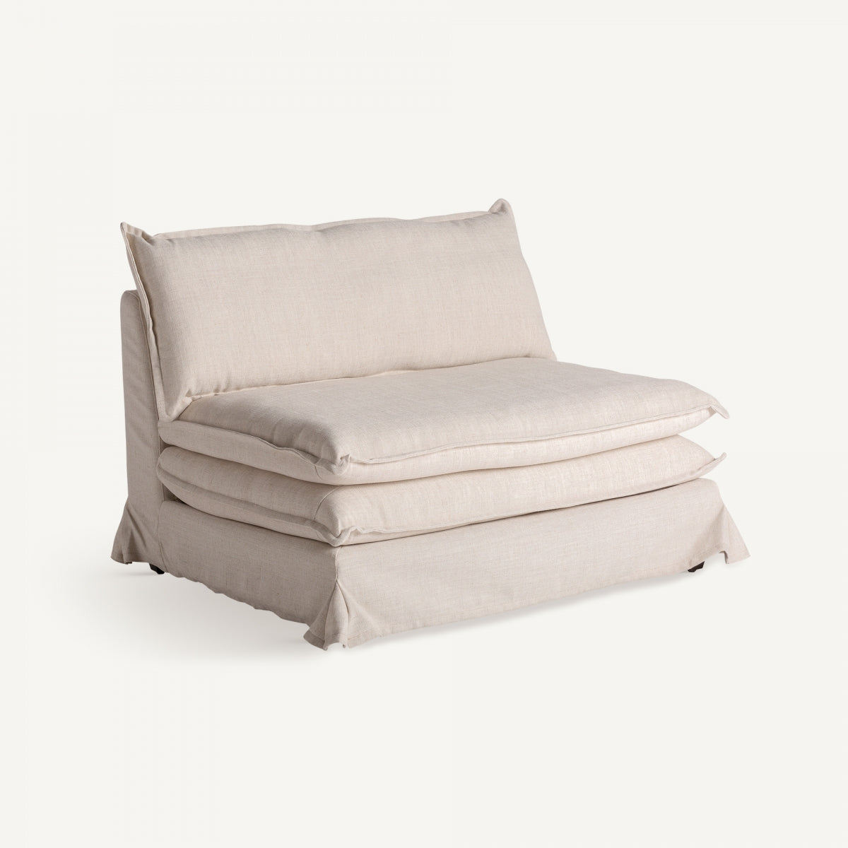 Sillón modular beige con cojines mullidos, vista tres cuartos, diseño desenfundable