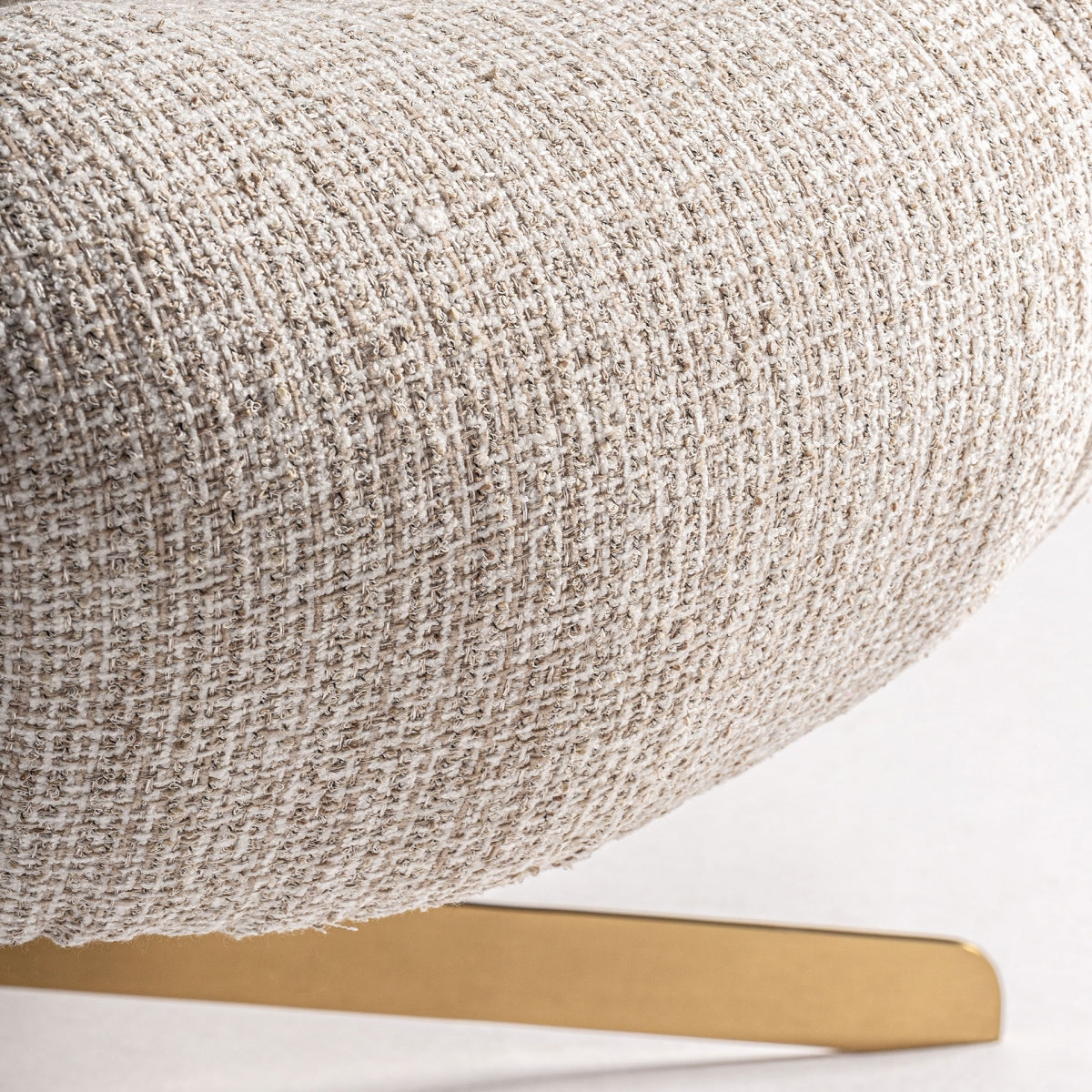 Detalle de tejido natural con textura visual en tonos cálidos, estilo nórdico