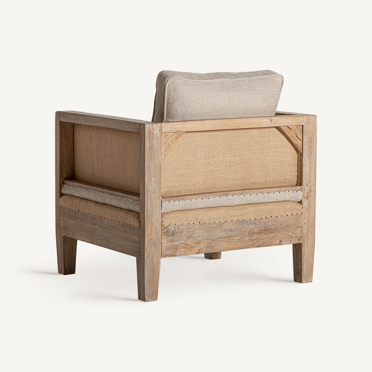 Parte trasera del sillón Grube con respaldo forrado en tejido de yute natural