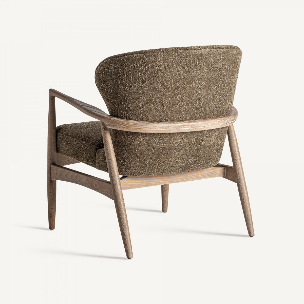 Vista de la estructura en madera natural del sillón TARRES, diseño orgánico y estilizado