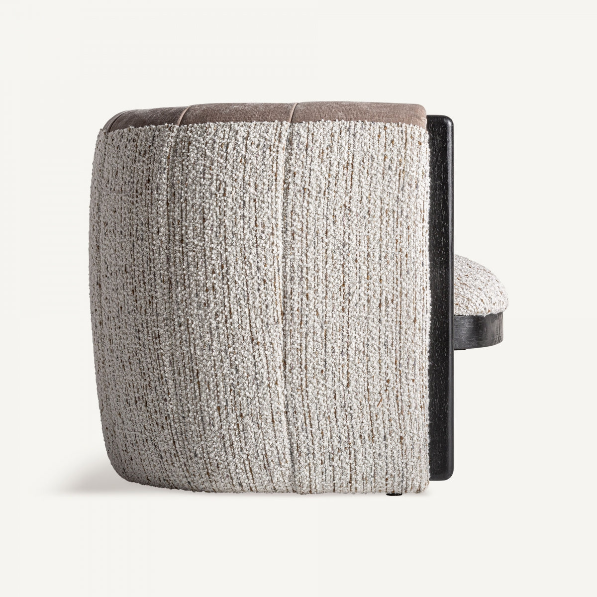  vista lateral butaca boucle tejido texturizado madera natural boutique_interiorismo vical