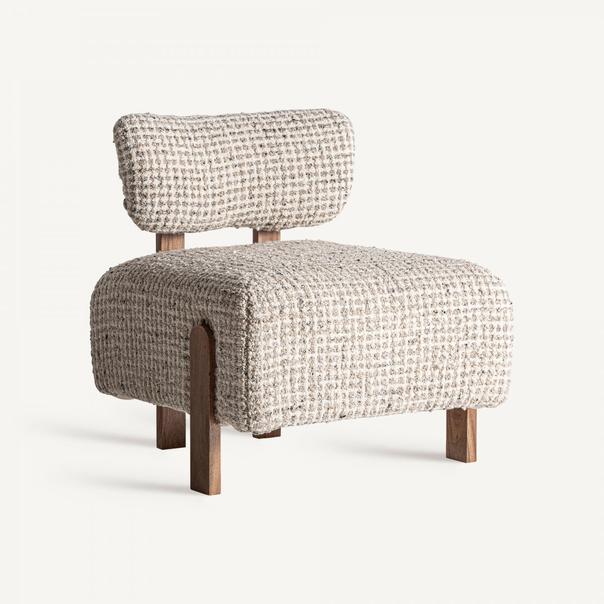 Sillón tapizado en tejido bouclé beige con respaldo curvo, estilo moderno, boutique interiorismo Vical