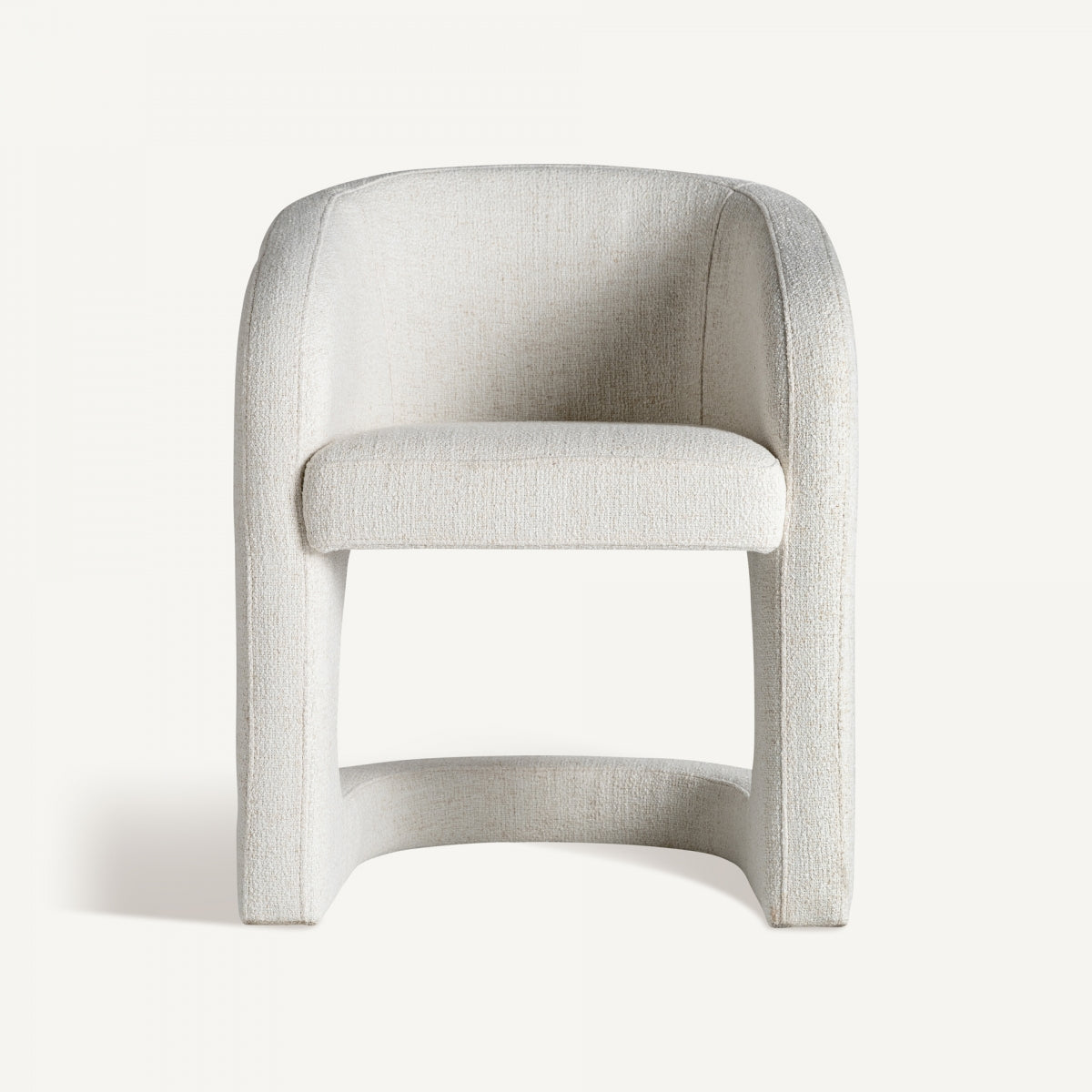Sillon-art-deco-blanco-roto-vista-frontal-estilo-moderno-boutique_interiorismo-vical.jpg