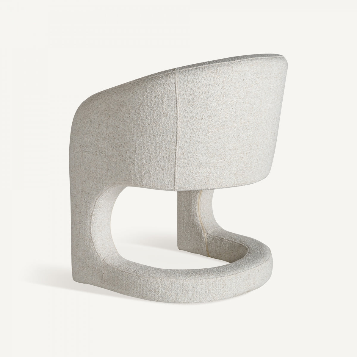 Sillon-art-deco-blanco-roto-vista-trasera-forma-arco-boutique_interiorismo-vical.jpg