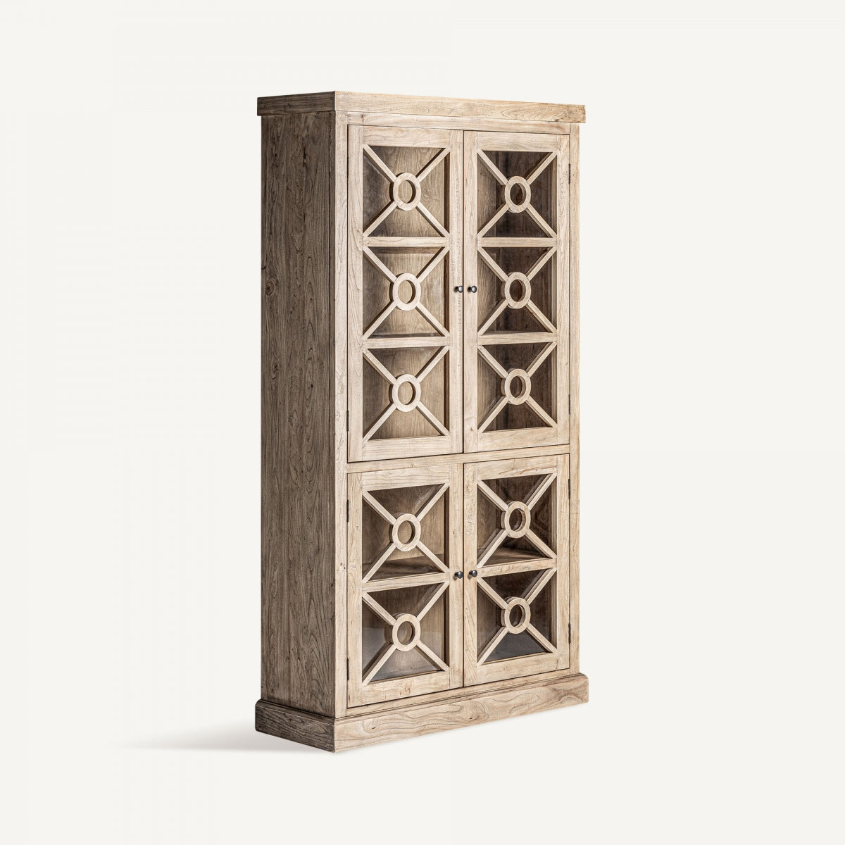 Vitrina Gubin de madera mindi con puertas acristaladas talladas – diseño rústico artesanal estilo provenzal