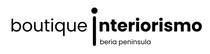 Logotipo Boutique Interiorismo en negro, imagen corporativa sofisticada para e-commerce de decoración y mobiliario de diseño de lujo consciente en España y Portugal